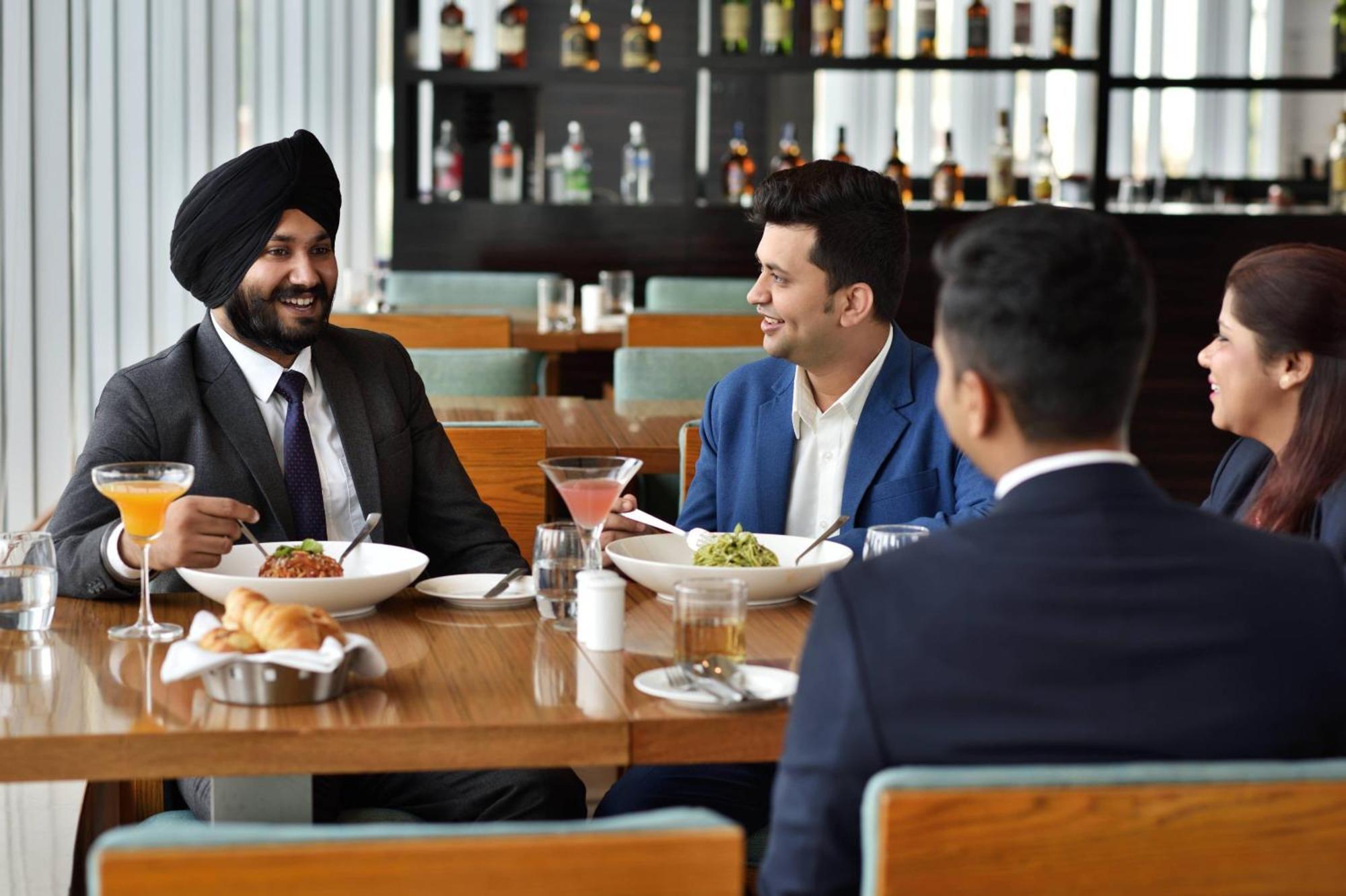 Hotel Fairfield By Marriott Bengaluru Rajajinagar Zewnętrze zdjęcie